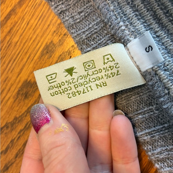 Gray Cat Pattern Sweater - Picture 6 of 6